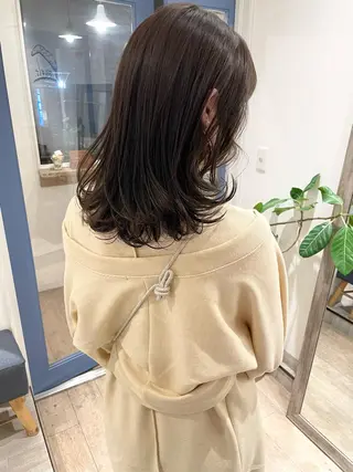 セミロング カラー 🩰オリーブ/ ベージュ松本咲花🩰のヘアスタイル
