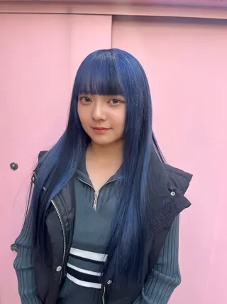 セミロング カラー ヘアアレンジ 🩶【推しハイトーン 】yuzu🩶のヘアスタイル