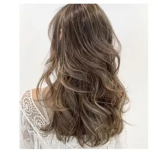 ロング naomi (夜間営業受付中★)のヘアスタイル