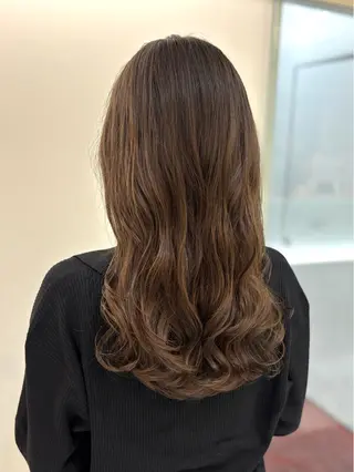 ロング パーマ コテ巻き風パーマ 藤澤　知彌のヘアスタイル