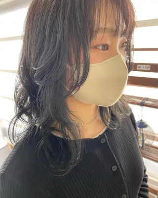 セミロング 村上 真依子のヘアスタイル