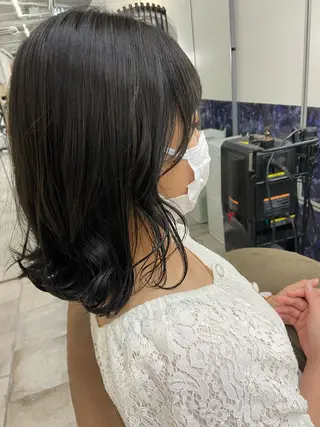 ミディアム カラー . mioのヘアスタイル