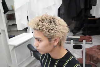 ショート カラー メンズ ✨️ツイスパ波巻き特 化小杉澪生✨️のヘアスタイル