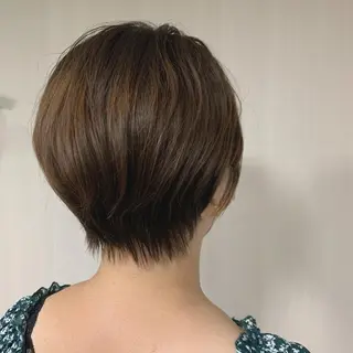 ショート ウスイマイコ カット/ケアカラーのヘアスタイル