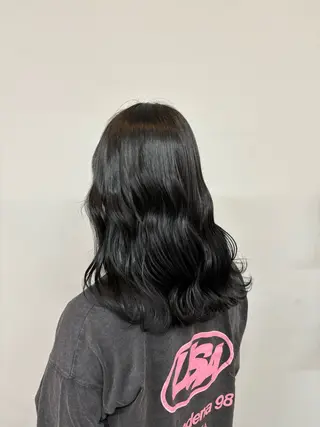 ミディアム カラー 坂 美来乃のヘアスタイル