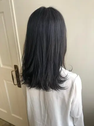 セミロング カラー MIOベージュカラー 柔らかいカラーのヘアスタイル