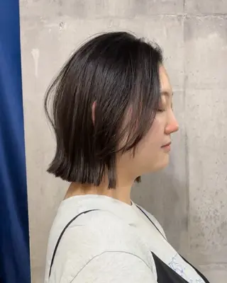ショート カラー パーマ ヘアアレンジ メンズ 切りっぱなしヘアボブ ミディアムヘアRYOのヘアスタイル
