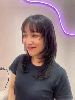 ミディアム 艶カラー✨レイヤー 𝐚𝐲𝐚𝐤𝐚のヘアスタイル
