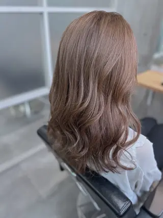 セミロング カラー 佐原なつみ ／newi赤羽のヘアスタイル