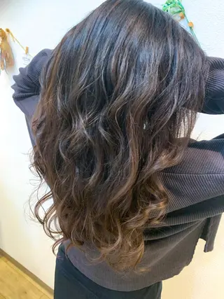 ロング カラー トレンドパーマ 加藤菜月のヘアスタイル