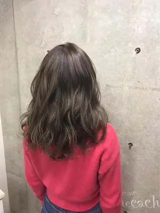 セミロング カラー 及川 光のヘアスタイル
