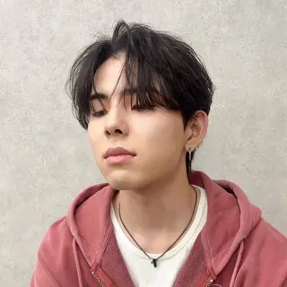 ミディアム メンズ フェザー/ゆるふわ パーマ/鐘ヶ江 航青のヘアスタイル