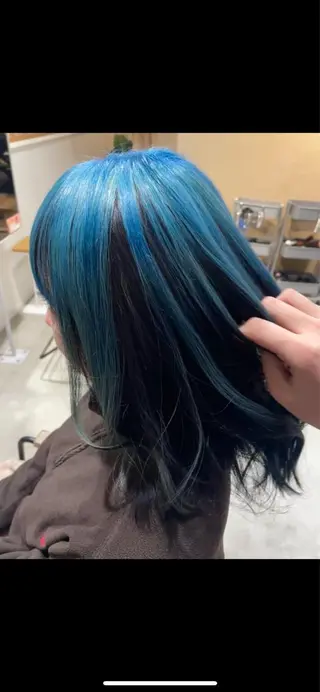 セミロング カラー チグサ ミウのヘアスタイル