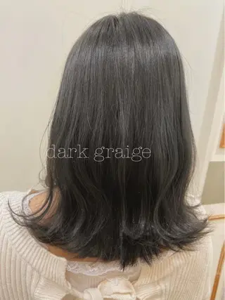 ミディアム カラー ぱつっとボブ/ 小野あかねのヘアスタイル