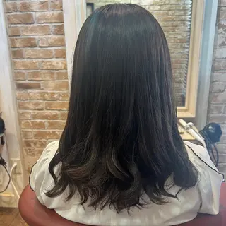 セミロング カラー 💜にしむら みく💜のヘアスタイル