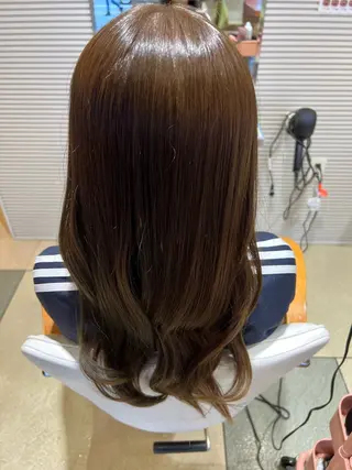 ロング カラー momb 折戸結菜のヘアスタイル