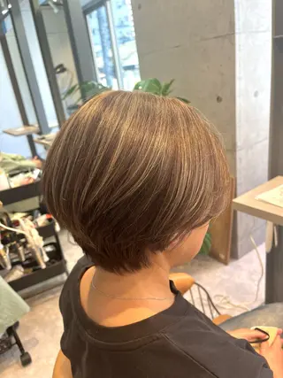 ショート カラー うしだ かおるのヘアスタイル