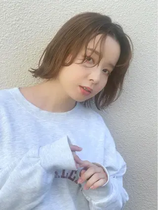 ショート カラー 小顔レイヤー/ ベージュ🤍Rieのヘアスタイル