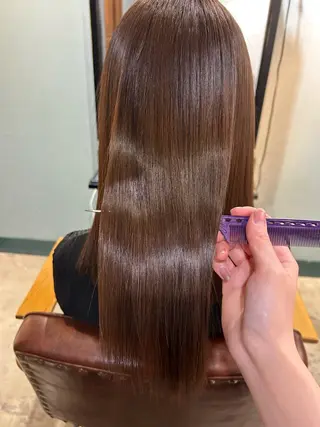 セミロング 𝐒𝐇𝐔𝐑𝐈 🦋艶カラー🦋のヘアスタイル