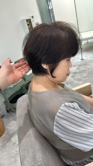 ショート カラー ヘアテラス エムナラテンのヘアスタイル