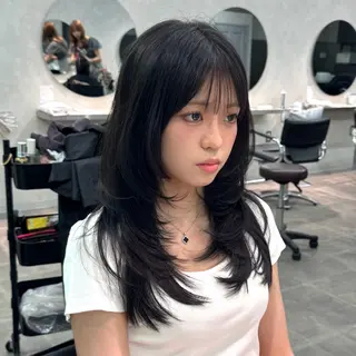 セミロング 韓国特化🇰🇷千葉 /レイヤーカット竜生のヘアスタイル
