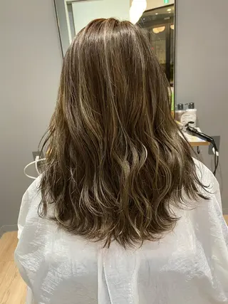ミディアム カラー 鍵谷 公宏のヘアスタイル