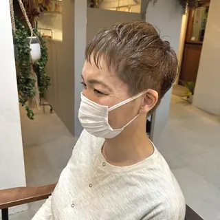 ショート 綿貫 美雪のヘアスタイル