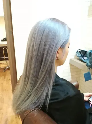 ロング カラー 東心斎橋☆豆柴 🐾倶楽部のヘアスタイル
