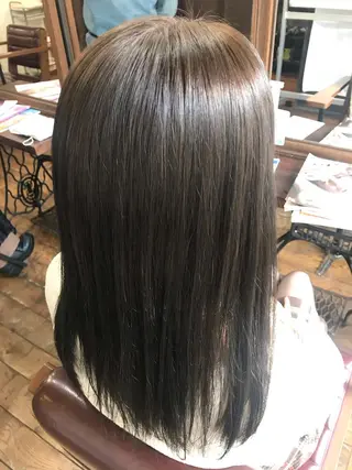 ミディアム カラー 佐々木 千夏のヘアスタイル