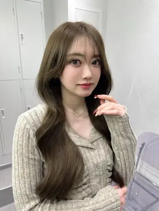 ロング 韓国レイヤー透明感 カラーヨウスケのヘアスタイル
