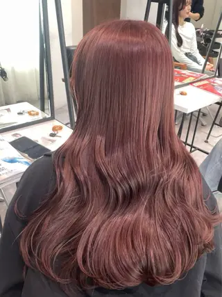 ロング ワインレッド/耳ツボ ジュエリー/なほのヘアスタイル