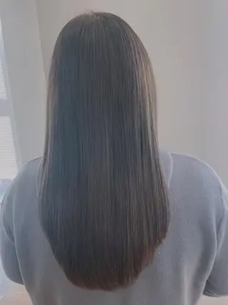ロング 開發 紗貴のヘアスタイル
