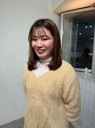 セミロング SARA 【大阪梅田】のヘアスタイル