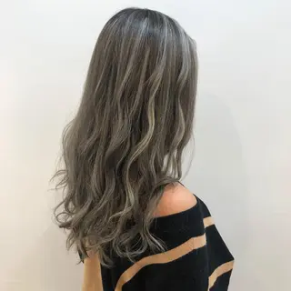 セミロング カラー 平尾 拓也のヘアスタイル