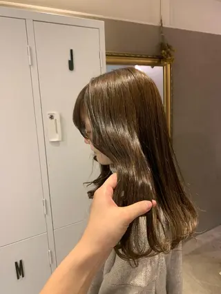 セミロング カラー 佐藤 永夏のヘアスタイル