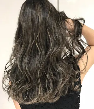 ロング カラー ヘアアレンジ 【公式】amble luxe池袋東口🩷のヘアスタイル