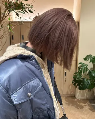 カラー かのうひなこ🌻 ボブカット／パーマのヘアスタイル