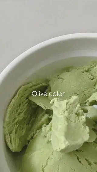 カラー レイヤー／ハイトーン /透明感/AKARIのヘアスタイル