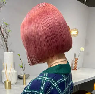 ショート ハイトーン/ ボブ 中村麟のヘアスタイル