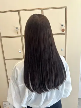 カラー 山口 愛結のヘアスタイル