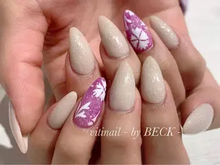 ネイル vitinail／ 𝘠𝘶𝘬𝘪.のネイルデザイン