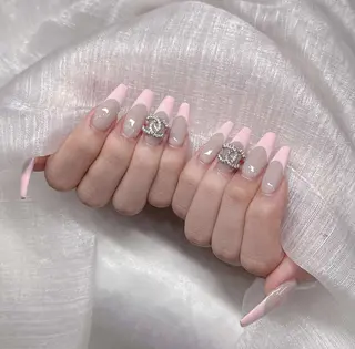 ネイル Lee Nailsのネイルデザイン