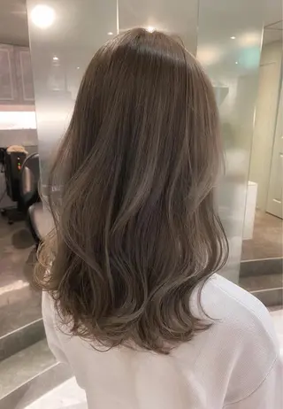 ミディアム ブリーチなし 透明感カラー/艶髪のヘアスタイル