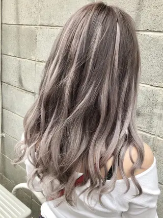 カラー ダブルスキルエクステ /羽エクステ白石宇由のヘアスタイル