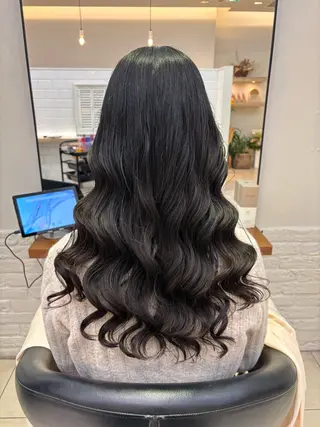 セミロング コテ巻き風パーマ🫧 麻尋のヘアスタイル