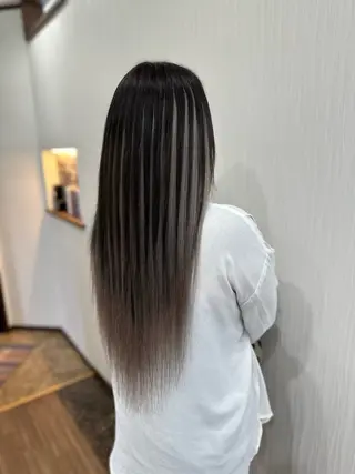 ロング TOMOMI /フロレゾンのヘアスタイル