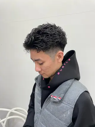 パーマ メンズ 慎太朗/パーマ/ボブ /センターパートのヘアスタイル