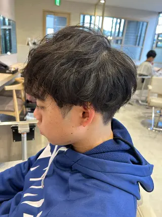 ショート パーマ メンズ 大谷 優馬のヘアスタイル