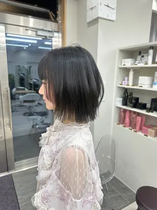 ショート Aura所属・丸山 心 / 艶カラーのヘアスタイル