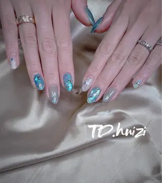 ミディアム めぐみのネイルサロン スタッフ練習のネイルデザイン